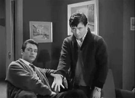 Kostas Voutsas et Nikos Kourkoulos dans le film Κατήφορος, 1961