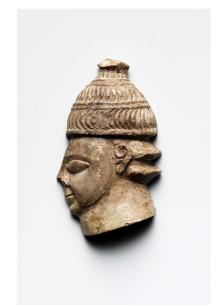 Tête de guerrier casqué, 1375-1250 av. J.-C. Photo © Ministère grec de la Culture et des Sports