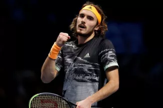 Au terme d'une finale très accrochée, à seulement 21 ans, Stéfanos Tsitsipas remporte le plus grand titre de sa carrière.


