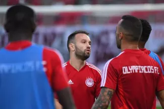 Mathieu Valbuena, le milieu de l'Olympiakos, doit disputer les demi-finales de la Coupe de Grèce. (A. Réau/L'Équipe)


