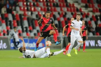 Sylvain Marveaux en action face au PAOK. (V. Michel/L'Équipe)


