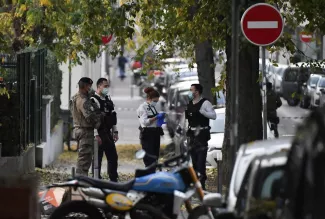 Près de l'église orthodoxe où un prêtre grec a été blessé par balles samedi 31 octobre 2020 à Lyon.