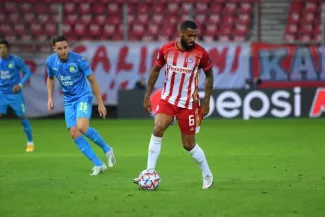 Yann M'vila ici contre l'OM (1-0 le 21 octobre dernier) est titulaire contre les SkyBlues. (A. Réau/L'Équipe)


