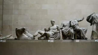 Les marbres du Parthénon exposés au British Museum, à Londres, le 16 octobre 2014. Cette collection d'objets, d'inscriptions et de sculptures en pierre, également connus sous le nom de marbres d'Elgin, fait l'objet d'un litige de longue date entre la Grèce et le Royaume-Uni. Dylan Martinez / REUTERS


