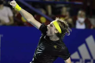 Stefanos Tsitsipas, après sa victoire contre Félix Auger-Aliassime. (C. Perez-Gallardo/Reuters)


