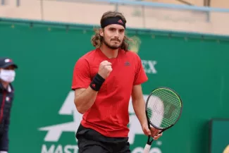 Stefanos Tsitsipas qualifié pour sa première finale à Monte-Carlo. (N. Luttiau/L'Équipe)


