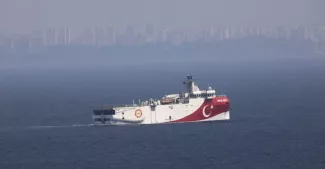 Le bateau de recherche pétrolière Oruç Reis a été source de tensions extrêmes avec la Grèce quand la Turquie l'a envoyé en Méditerranée orientale.


