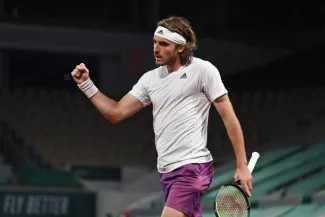 Stefanos Tsitsipas peut serrer le poing, il a su retourner la situation à son avantage. (P. Lahalle/L'Équipe)


