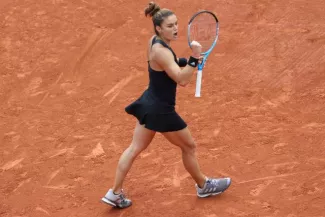 Maria Sakkari ce lundi sur le court Suzanne-Lenglen. (N. Luttiau/L'Équipe)


