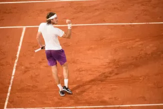 Stefanos Tsitsipas vainqueur du choc face à Daniil Medvedev. (J. Prévost/L'Équipe)


