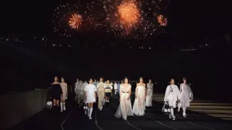 La présentation de la collection croisière de Dior s'est ponctuée d'un feu d'artifice. Dior


