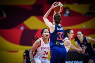 Tina Krajisnik a inscrit 20 points dimanche contre le Monténégro. Sa Serbie est qualifiée pour les quarts de finale de l'Euro. (FIBA)


