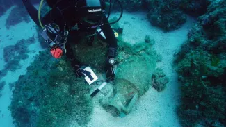 L'archéologue sous-marine, Mantha Zarmakoupi, mène, depuis plusieurs années à Delos, une mission d'exploration pour l'École française d'archéologie. Anastasis Agathos


