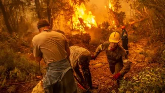 Ces derniers jours, la Grèce fait face à plusieurs incendies incontrôlables. ANGELOS TZORTZINIS/AFP


