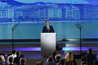 Le Premier ministre, Kyriakos Mitsotakis, s'adresse aux représentants des chambres locales, des syndicats et des administrations lors de l'ouverture de la Foire internationale de Thessalonique, le 11 septembre 2021.