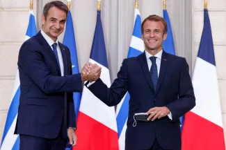 Le Premier ministre grec Kyriakos Mitsotakis et le président français Emmanuel Macron le 28 septembre 2021 à l'Élysée. PHOTO / Ludovic MARIN / AFP / POOL


