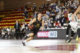 Implacable au tir à trois points, Danilo Andjusic a mené Monaco à une première victoire de prestige en Euroligue. (F. Porcu/L'Équipe)


