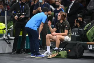 Tsitsipas a abandonné après 27 min de jeu. (J. Prévost/L'Équipe)


