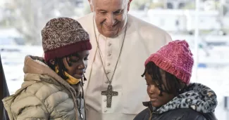 Le pape François lors de sa visite sur l'île de Lesbos, ce dimanche.


