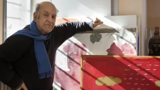 Âgé de 86 ans et retraité depuis 2019, Alekos Fassianos (ici photographié en 2018) a côtoyé Matisse et Picasso dans sa jeunesse, à l'époque de ses études en France, à l'École nationale des Beaux-Arts. LOUISA NIKOLAIDOU / AFP


