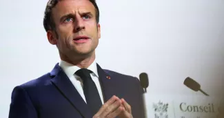 Conférence de presse du président français, Emmanuel Macron, après le sommet des dirigeants de l'Union européenne, à Bruxelles, en Belgique, le 25 mars 2022. JOHANNA GERON / REUTERS


