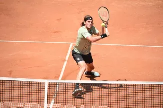 Stefanos Tsitsipas en demi-finale sur la terre battue de Rome. (P. Lahalle/L'Équipe)


