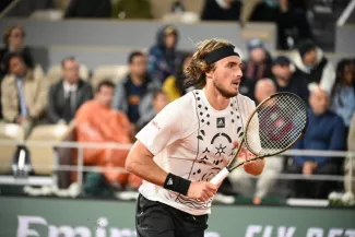 Stefanos Tsitsipas regrette d'avoir tardé à rentrer dans le match. (P. Lahalle/L'Équipe)


