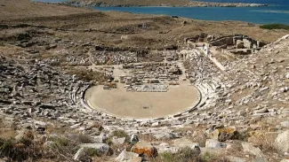 Théâtre antique de Délos, Grèce. Bernard Gagnon/ Wikimedia Common


