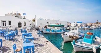 Le port carte postale de Naoussa, sur l'île de Paros. Laurent Fabre / Le Figaro Magazine


