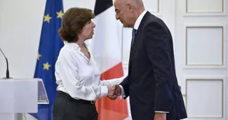 La ministre de l'Europe et des Affaires étrangères française avec son homologue grec, Nikos Dendias, lors d'une conférence de presse, à Athènes, le 6 septembre 2022. PHOTO ARIS MESSINIS/AFP


