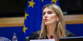 Eva Kaili, vice-présidente grecque du Parlement européen, a été inculpée et écrouée dans une affaire de soupçons de corruption de l'institution.