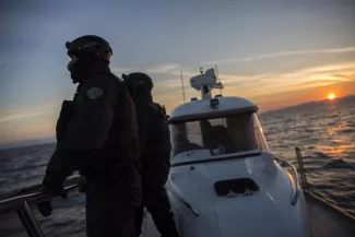 Une patrouille de Frontex, l'agence de protection des frontières européennes, près de Lesbos, le 8 décembre 2015.


