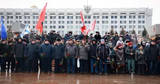 Rassemblement à Samara le 3 janvier 2023 en hommage aux soldats russes tués lors d'une frappe à Makiivka (est de l'Ukraine).


