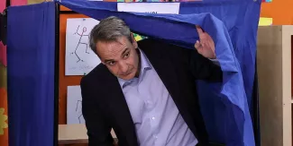 Le Premier ministre grec, Kyriakos Mitsotakis, a déposé son bulletin dans l'urne dimanche 21 mai lors des législatives.