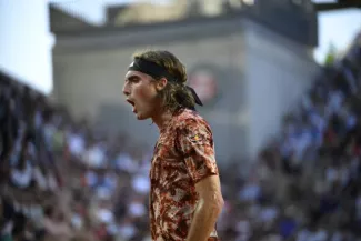 Stefanos Tsitsipas a été impuissant face à Carlos Alcaraz en quart de finale de Roland-Garros. (A.Reau/L'Equipe)


