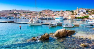 L’île de Chalki, discrète étape dans le Dodécanèse.