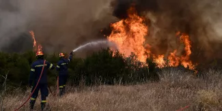 Un incendie s'est déclenché à 50km d'Athènes en Grèce.