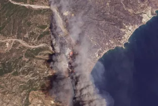 Feux de forêt en Grèce : au moins 150 kilomètres carrés de forêts sont partis en fumée à Rhodes.