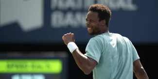 Gaël Monfils a battu Stefanos Tsitsipas en deux sets à Toronto. © Mert Alper Dervis / ANADOLU AGENCY / Anadolu Agency via AFP


