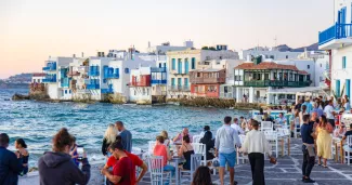 La petite Venise à Mykonos, l'une des îles les plus animées des Cyclades.