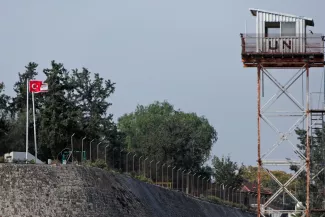 Chypre: Des forces chypriotes-turques s’en prennent aux Casques bleus.