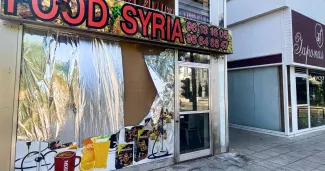 Un restaurant syrien vandalisé à Limassol, Chypre, le 5 septembre 2023.