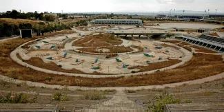 
Les installations ayant accueilli les épreuves de canoë et de kayak du complexe olympique d'Hellenikon, au sud d'Athènes, ici le 16 juillet 2014.