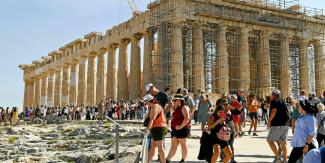 
L'acropole d'Athènes, site touristique le plus visité du pays, contrainte de fermer partiellement à cause des fortes chaleurs qui touchent la Grèce. 
 © Franck Dubray/PHOTOPQR/OUEST FRANCE/MAXPPP