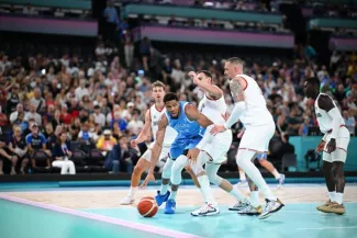         L'Allemagne est parvenue à museler Giannis Antetokounmpo, en quarts de finale des JO de Paris. (A. Réau/L'Équipe)    