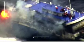 Près de 300 personnes piégées dans un bateau qui a pris feu au large de la Grèce Près de 300 personnes piégées dans un bateau qui a pris feu au large de la Grèce.