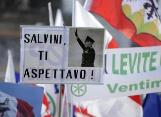 Benito Mussolini apparaît sur une affiche lors du rassemblement organisé par la Ligue du Nord, le 28 février 2015 à Rome. (Photo Max Rossi. Reuters)


