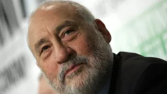 Référendum grec: ce qu'en pensent les prix Nobel d'Économie Joseph Stiglitz s'est prononcé contre une nouvelle cure d'austérité pour la Grèce. Crédits photo : WIN MCNAMEE/AFP