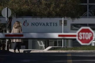 Les bureaux de Novartis à Athènes, le 6 février.


