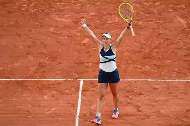 Barbora Krejcikova sous le choc de sa qualification en finale. (J. Prévost/L'Équipe)


